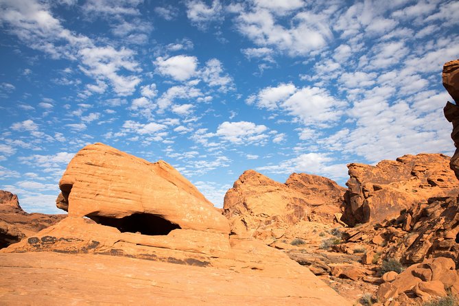 Photographer's Dream: Valley of Fire Hiking Tour - From the White Domes Trail to Atlatl Rock