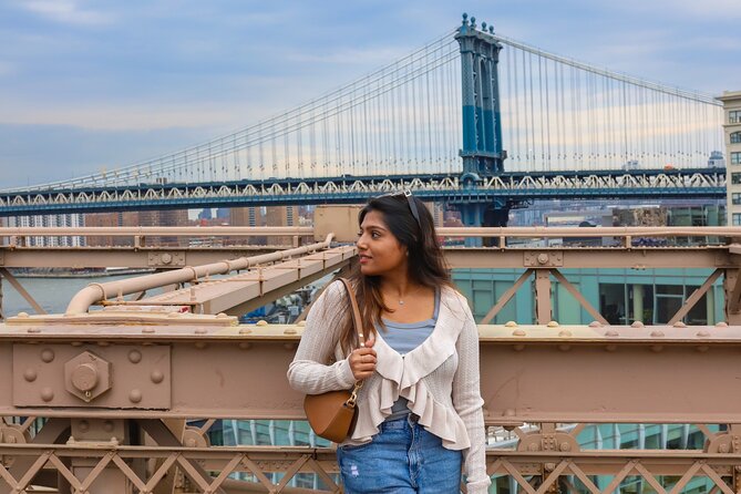 Photographic Tour of New York with Professional Photographer - Capturing the Manhattan Bridge in Action