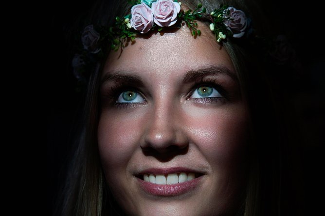 Photoshoot in Paris Centre for solo travellers - Starting Point: Comédie Française at Place Colette