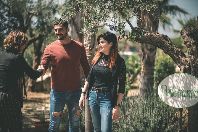 Picnic on the lawn -aromatic garden and winery - The Sicilian Picnic on the Lawn