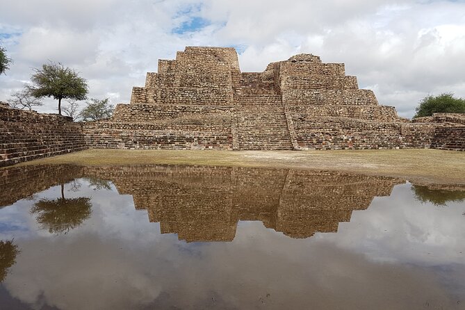Pilgrimage with Researcher to Cañada de la Virgen, Hill of the Ancestors - Walking Through a 30-Centuries-Old Indigenous Sacred Space