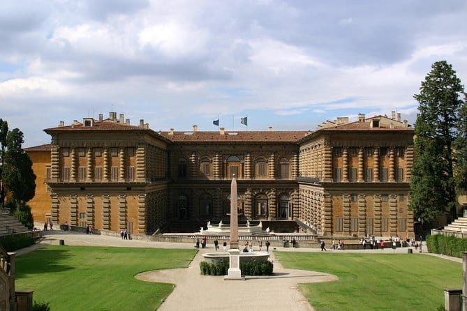 Pitti Palace and Boboli Gardens Private Tour - Exploring the Fortress-Style Architecture of Palazzo Pitti