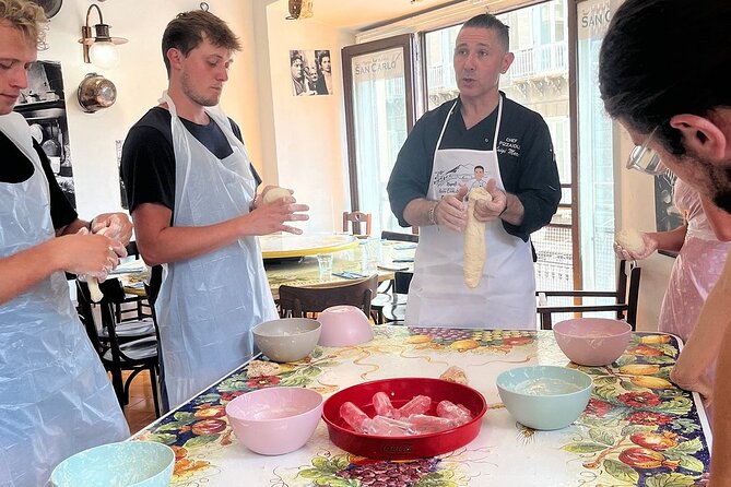 Pizza Lesson in Napoli - Learning the Secrets of Real Neapolitan Pizza with the Experts