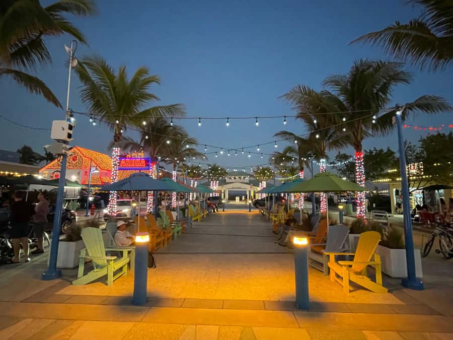 Pompano Beach: Taste of the Neighborhood Walking Food Tour - Meet at a Beachfront Restaurant for a Scenic Start