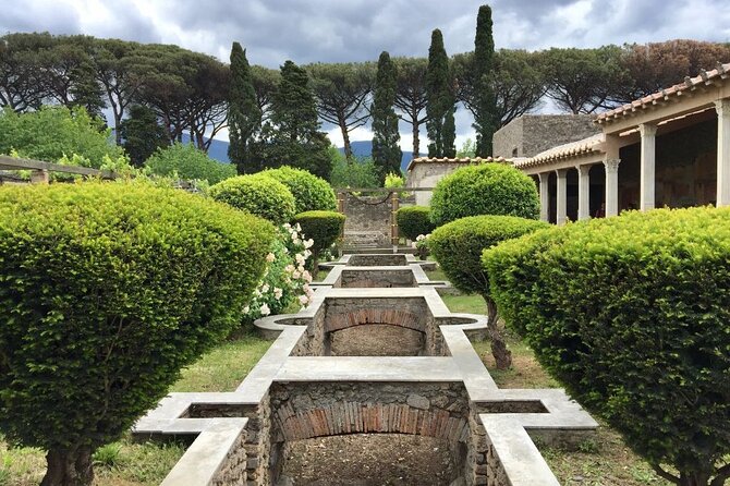 Pompei Private Tour With An Expert Archaeologist Guide - The Unique Stops: Lupanar and the Villa del Fauno