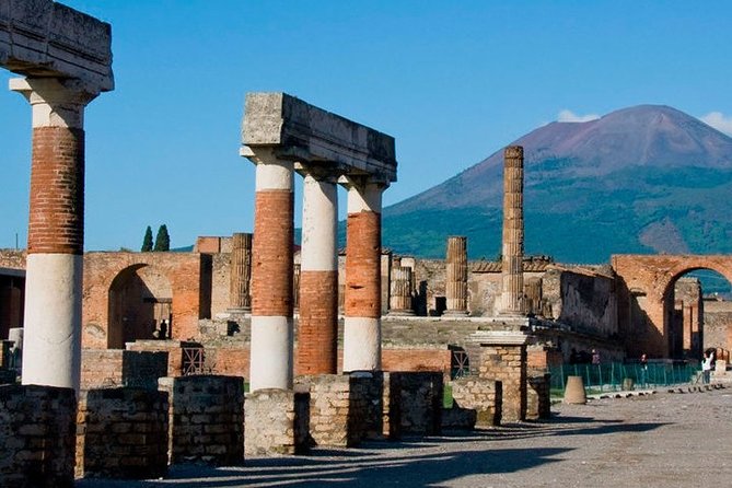 Pompeii and Vesuvius Tour with Lunch - Discovering Pompeii’s Key Sites with an Experienced Guide