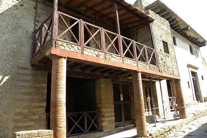 Pompeii-Herculaneum-Wine tour from Sorrento, with licensed guide included - Discovering Pompeiis Ancient Ruins