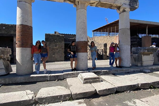 Pompeii, Herculaneum & Wine Tour, with Licensed Guide included - Exploring Pompeii with a Licensed Guide