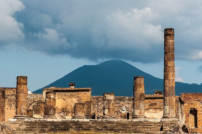Pompeii, The Lives of the Ancients w/ Ticket included - Bathing Complexes and the Roman Social Scene