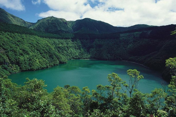 Ponta Delgada: Tour to Sete Cidades Volcano Lakes - Visiting the Enchanting Vista do Rei Miradouro for Panoramic Views
