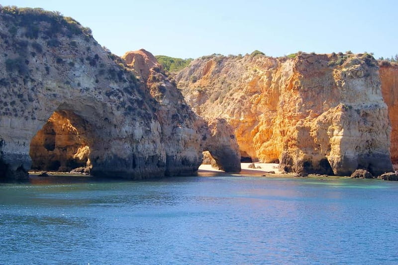 Portimão: Boat Trip by Sailing Boat to Lagos Cape Caves - Setting Sail at Vasco da Gama Pier in Portimão