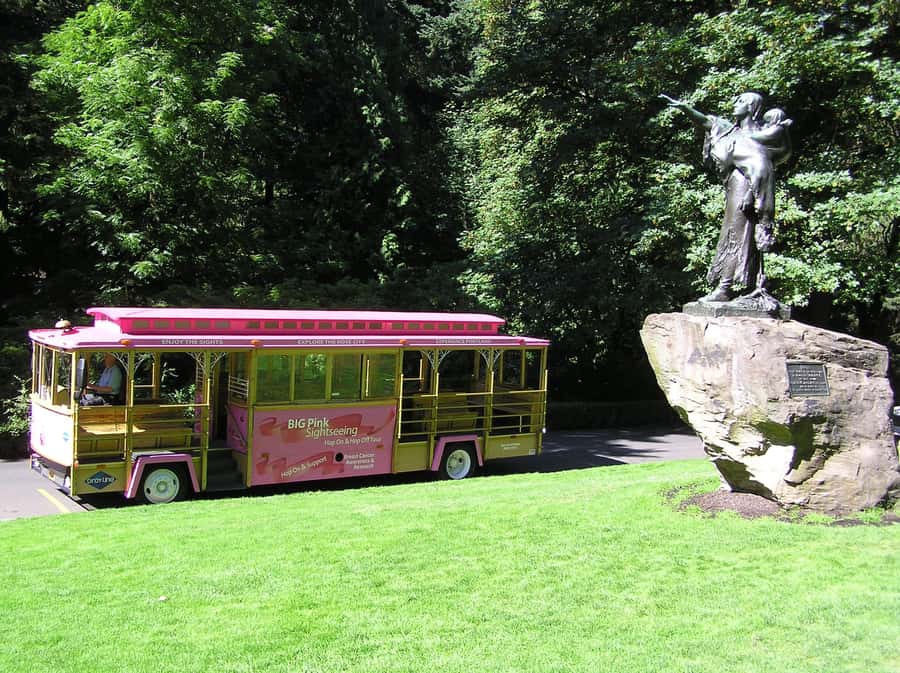 Portland, Oregon: Gray Line Pink Trolley Hop-On Hop-Off Tour - Exploring the Stops: Portland’s Top Attractions