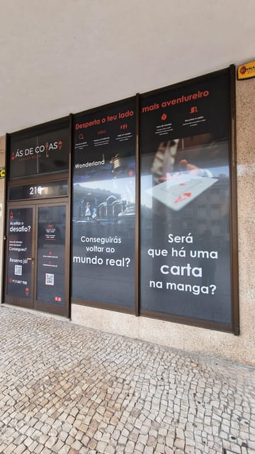 Porto: Ace of Cups Escape Room Expereince - How the Escape Room Promotes Teamwork and Critical Thinking