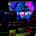 Porto: Bachelor Party offer of a Glass of Champagne or Drink - How the Tour Begins at Mask Porto