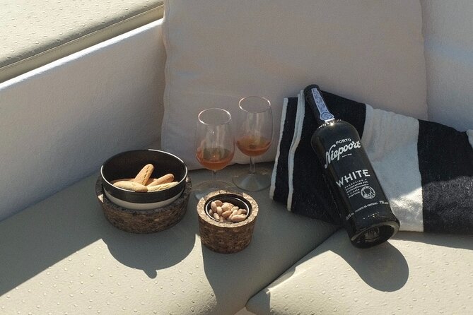 Porto: Douro River Boat Cruise with Port Wine and Snacks - Exploring Porto’s Historic District from the Water