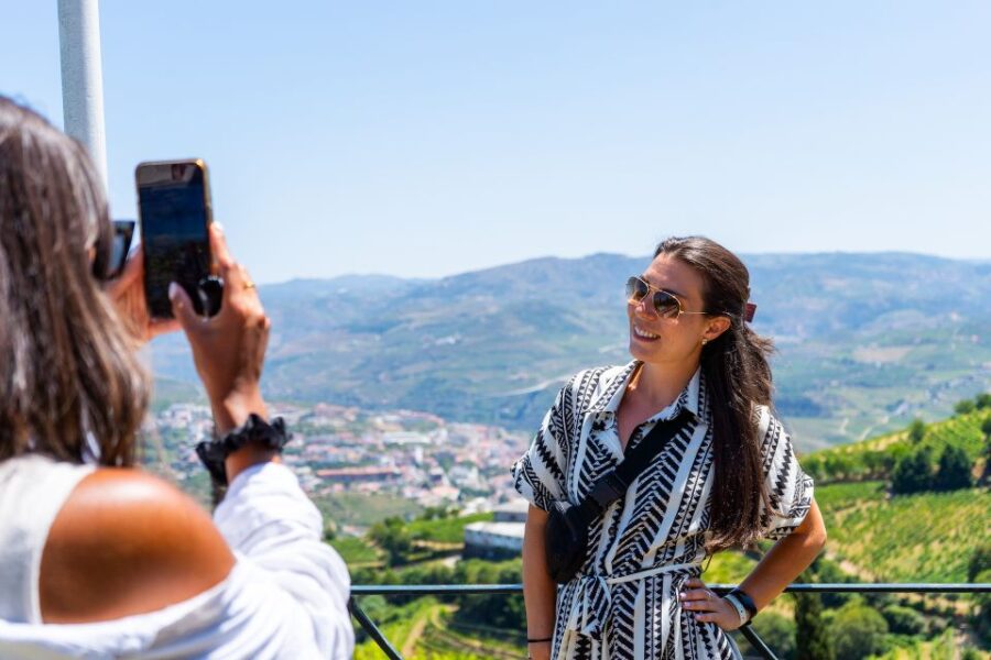 Porto: Douro Valley Tour with Lunch, Boat Cruise & Tastings - Key Stops in Peso da Régua and Pinhão