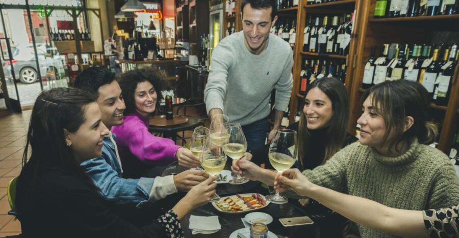 Porto: Evening Local Food Crawl with Drink Pairings - Starting Point at Monumento aos Mortos da Grande Guerra