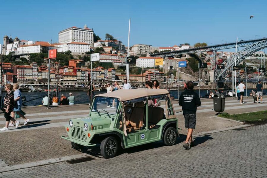 Porto: Private Tour to the Historic Center in a Classic Car - From the Old Town to the Castle District
