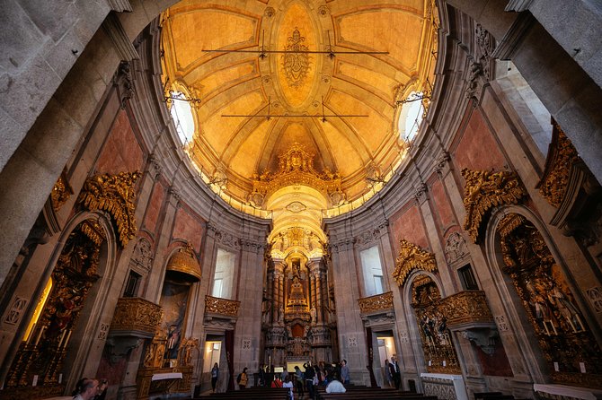 Porto PRIVATE TOUR With Locals: Highlights & Hidden Gems - Strolling Through Rua das Flores