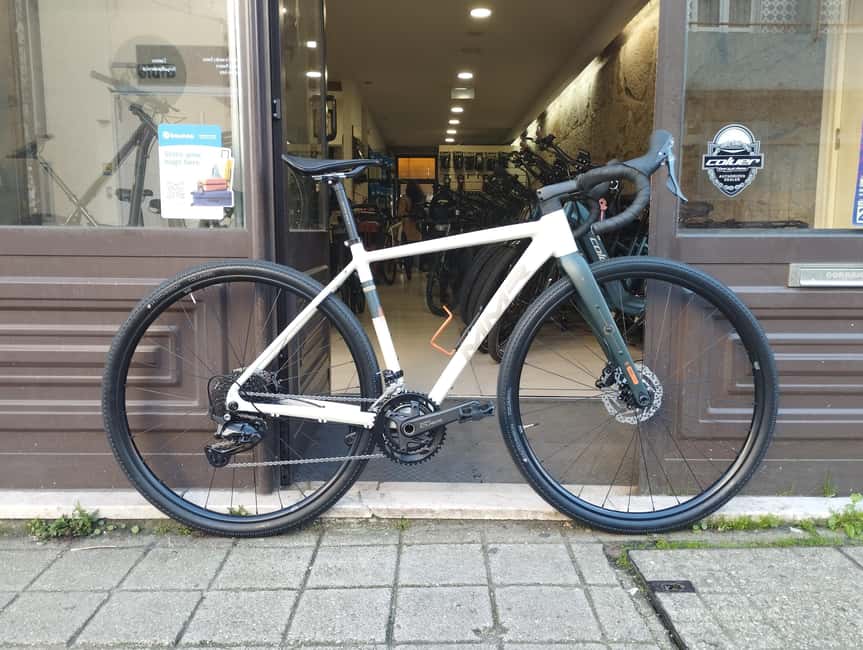 Porto to Cinfães do Douro  Gravel Bike Experience - Navigating the Scenic Douro River and Vineyards