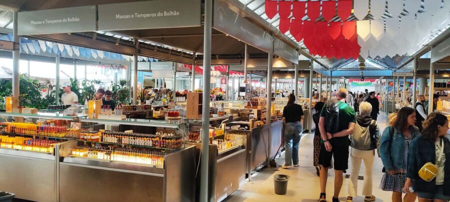 Porto Walking Tour: Exclusive Instant Photo Included - Exploring Porto’s Vibrant Markets and Architectural Marvels