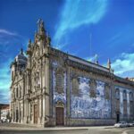 Porto: Walking tour of Porto + Douro River Cruise (Tour only option) - Discovering Porto’s Tile Art at São Bento Station