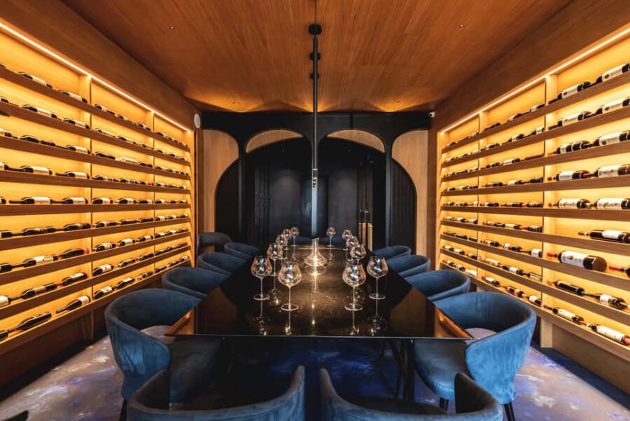 Positano: a journey through local wines - Diverse Collection of Over 1000 Labels from Around the World