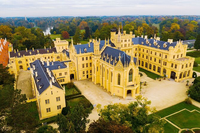 Prague-Budapest One-Way Sightseeing Day Tour - Discovering the Charm of Györ’s Baroque Streets