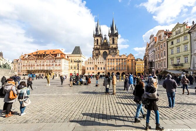 Prague Full-Day Tour From Vienna with Transfers and Guide - Exploring Prague Castle and St Vitus Cathedral
