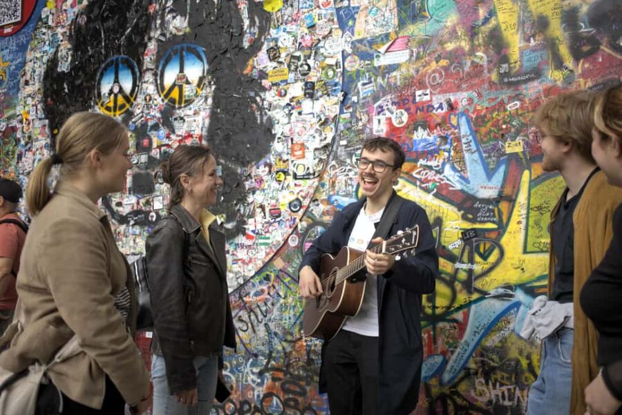 Prague: Mozart, Dvoák, Czech Folk Tour with a Guitarist - From the Estates Theatre to Old Town Square