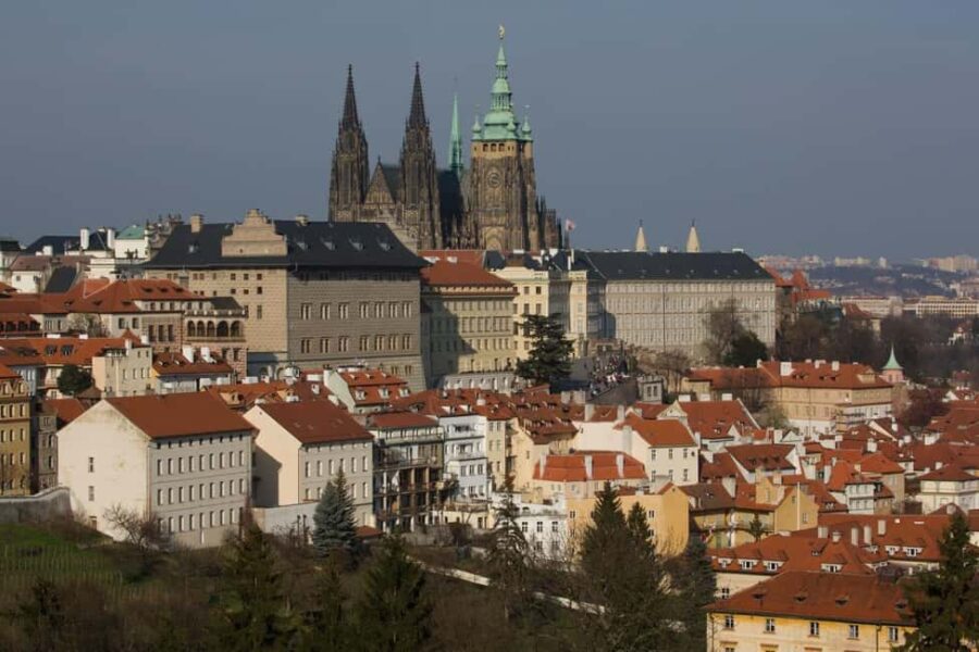 Prague: Private Castle Tour with Limousine-alone at catle - Starting with a Private Limousine Transfer to Prague Castle