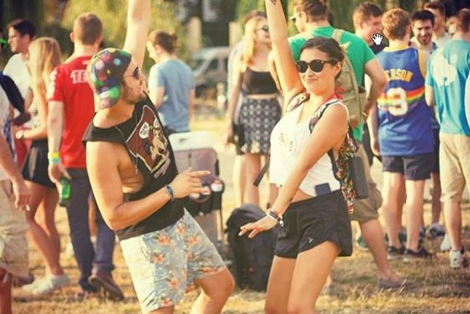 Prague Riverside Party - Unlimited Drinks and Snacks Throughout the Tour