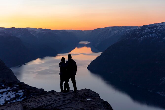 Preikestolen Sunrise Hike And Breakfast Buffet - Reaching Preikestolen at Dawn for a Crowds-Free View