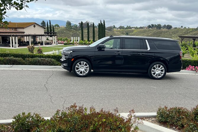 Premium Black Car Transfer from Temecula to LAX - Real-Time Flight Monitoring for Punctuality
