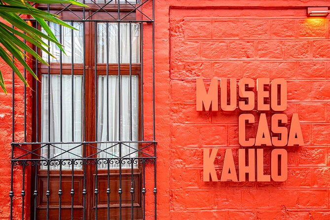 Premium Frida Kahlo Red House and Xochimilco (Small Groups) - Exploring Xochimilco’s Colorful Canals