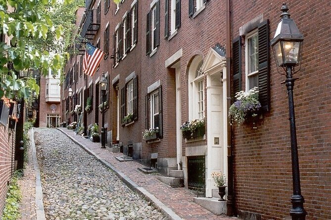 Private 1.5-Hour Freedom Trail Walking Tour with Costumed Guide - The Personalized Experience of a Private Tour