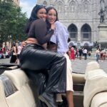 PRIVATE 2-Hour tour of Montréal in Convertible Cadillac + Murals - Cruising Past Historic Bonsecour Market and Its Architectural Charm