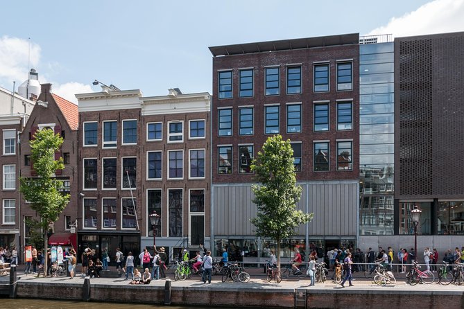 Private 3-hour Walking Tour in Amsterdam with official tour guide - Explore the Amsterdam Museum’s Collection and Architecture