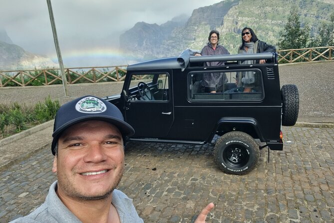 Private 4x4 Jeep Half Day - Picturesque Peaks, Vineyards, Skywalk - Madeira’s Stunning Highlights on a 4x4 Jeep Tour