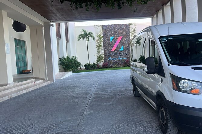 Private Airport Transfer: Cancun Airport  Hotel Zone (One Way) - The Pick-Up and Drop-Off Experience at Cancun Airport