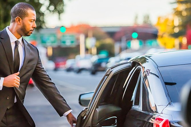 Private Airport Transfer From SFO to San Francisco Union Square - Meeting Point and Transportation Details at SFO