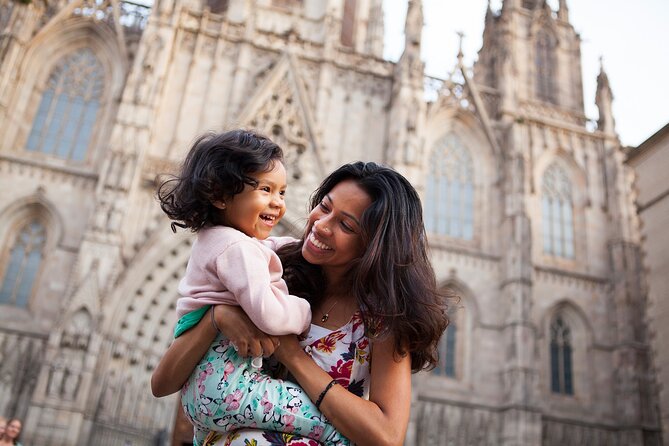 Private and Magical Photoshoot in Barcelona at Sagrada Familia - Customizable Packages for Every Preference