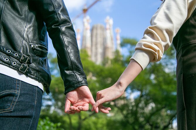 Private and Personalized Photography Adventure in Barcelona - Starting Point at Sagrada Familias Souvenir Shop