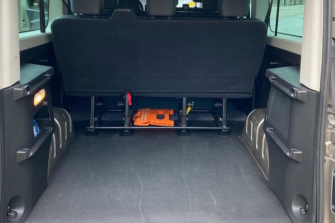 Private Arrival Transfer: from Geneva Airport to Geneva City - The Vehicle Options and Comfort Features