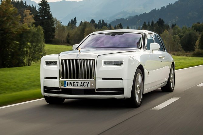 Private Arrival Transfer in a Luxury Rolls Royce from Heathrow Airport to Central London - The Rolls-Royce Ghost: An Icon of Elegance