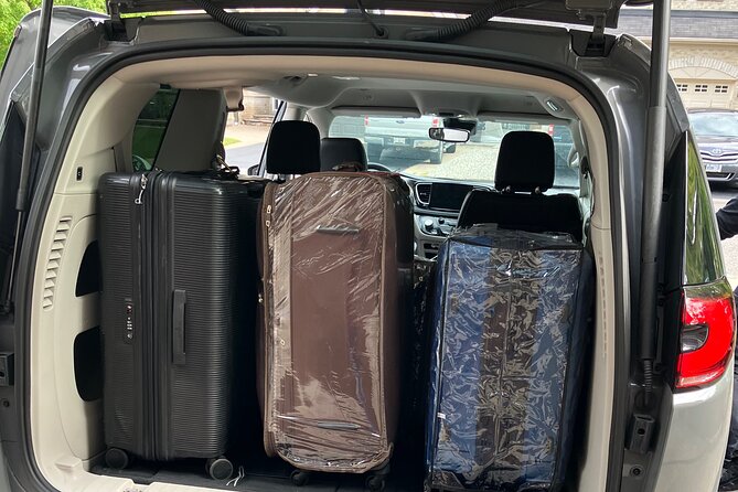 Private Arrival Transfer in Ottawa Airport - Meeting Point at Ottawa International Airport