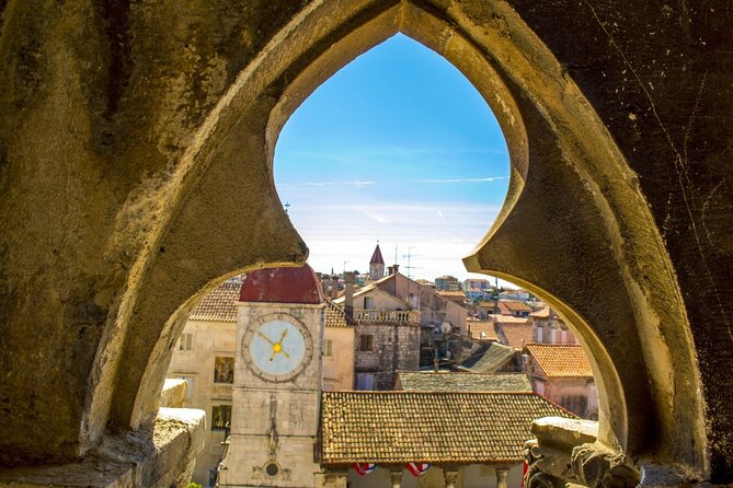 Private Arrival Transfer: Split Airport to Split, Trogir, Makarska,Tucepi and Baska Voda Hotels - Comfort and Equipment in the Vehicle