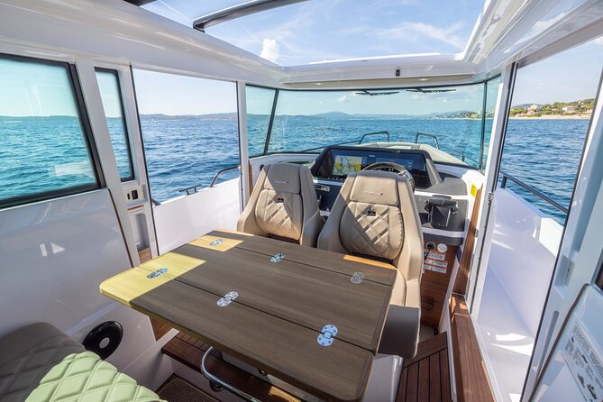 Private Axopar 37 MotorYacht Cruise in Santorini w/ Snack & Drink - Highlights of the Santorini Coastline and Iconic Beaches