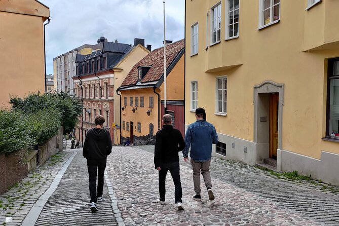 Private blood, ghosts and folklore Old Town 2h Stockholm tour - Exploring Old Town’s Dark History at Stortorget