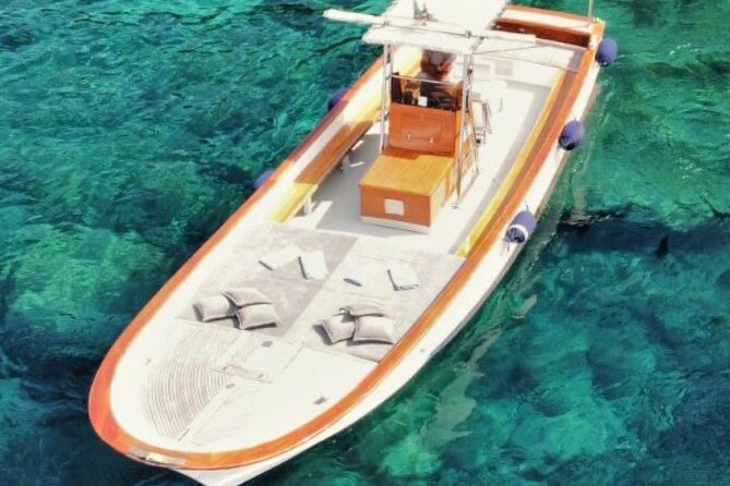 Private boat tour around Capri with Classy Gozzo - Starting Point at Marina Grande